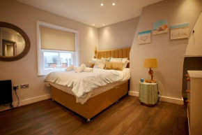 Luxurious Beach Side Flat, Central Weymouth!
